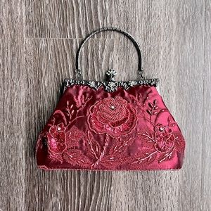 Red beaded evening purse